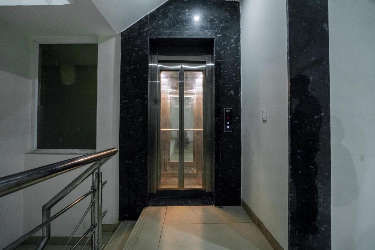 Saltstayz Sector 52 - Ardee City Mall Gurgaon Exteriör bild